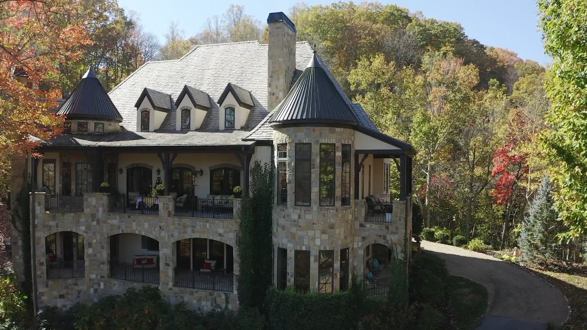 134 Sovereign Lane on Vimeo