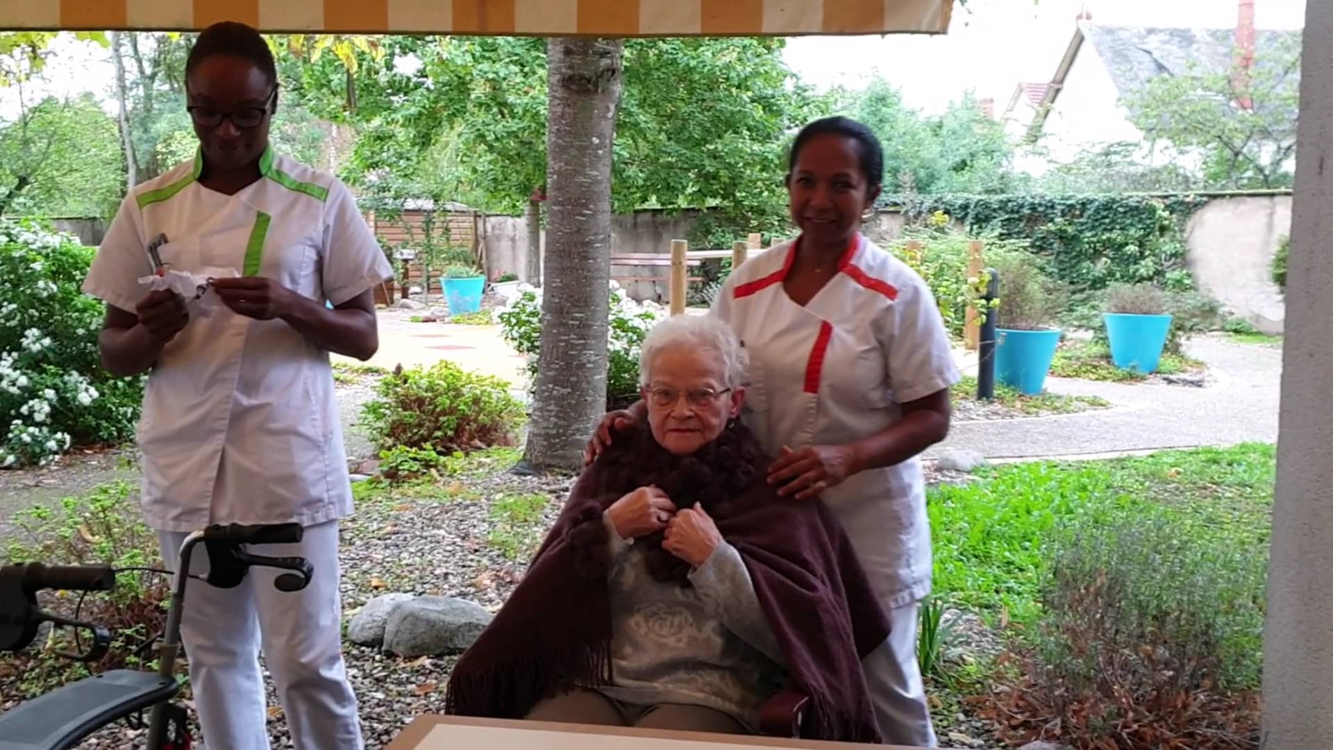 KORIAN La Vallée Bleue Le soin à coeur on Vimeo