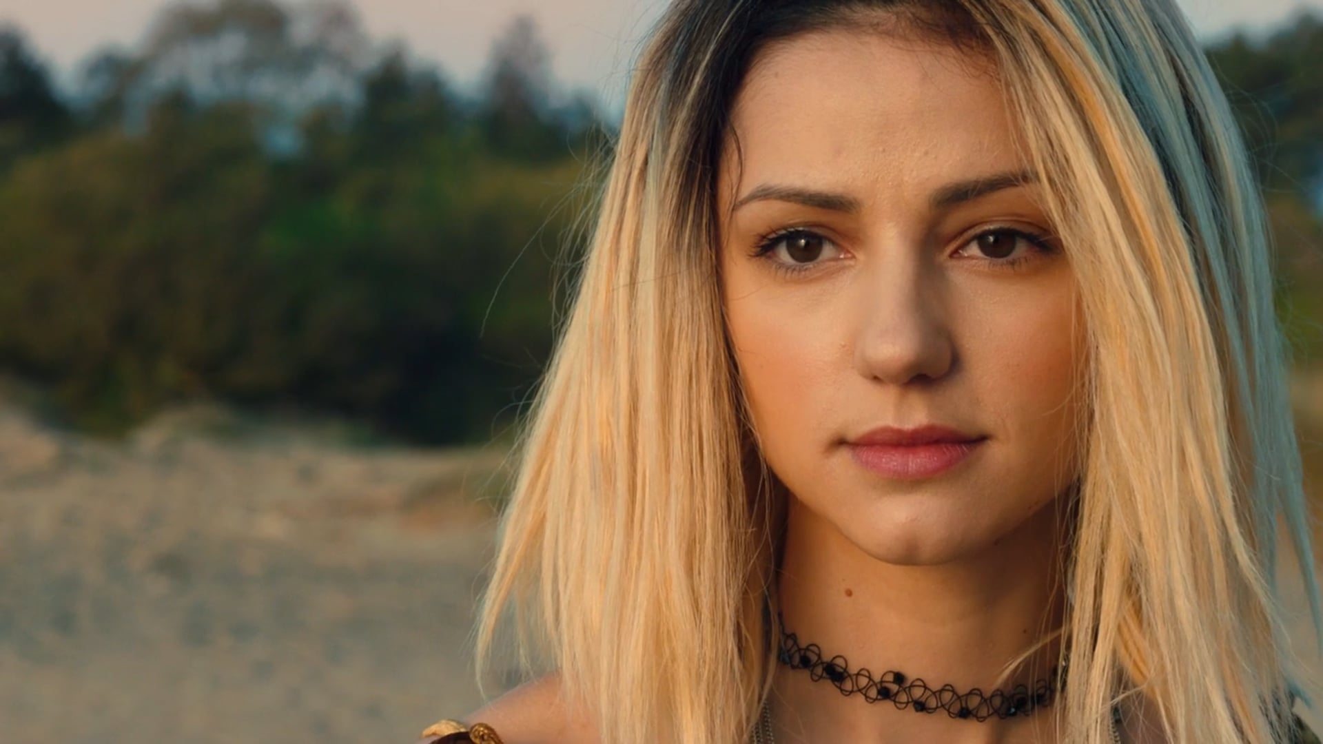 A Dose of Happiness / Official Trailer 2 (Theatrical)