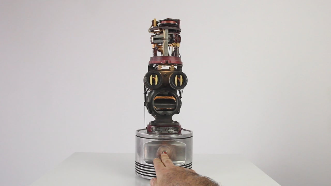 Piston Head in motion