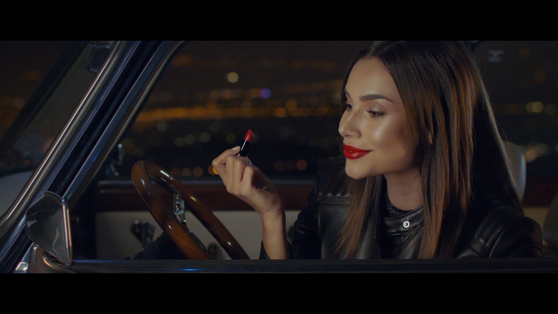 RADIANT Advanced Care Lipstick TVC