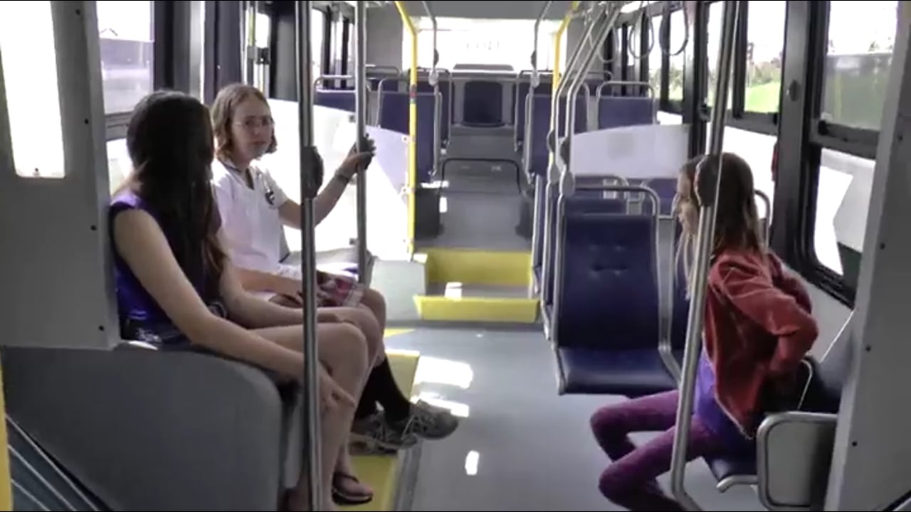 27. Yoga Express en autobus, en métro ou en train avec Maryse Lehoux (12min)