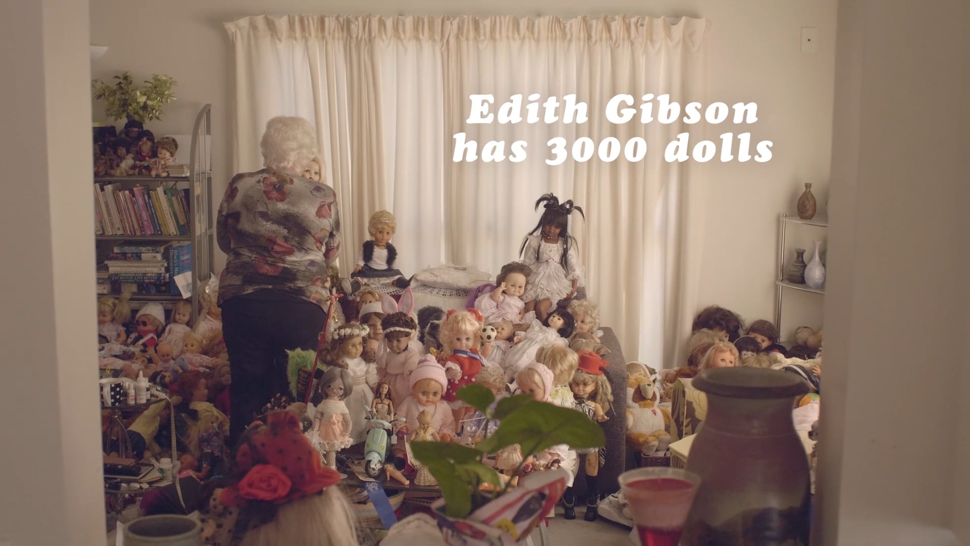 Edith Gibson Has 3000 Dolls