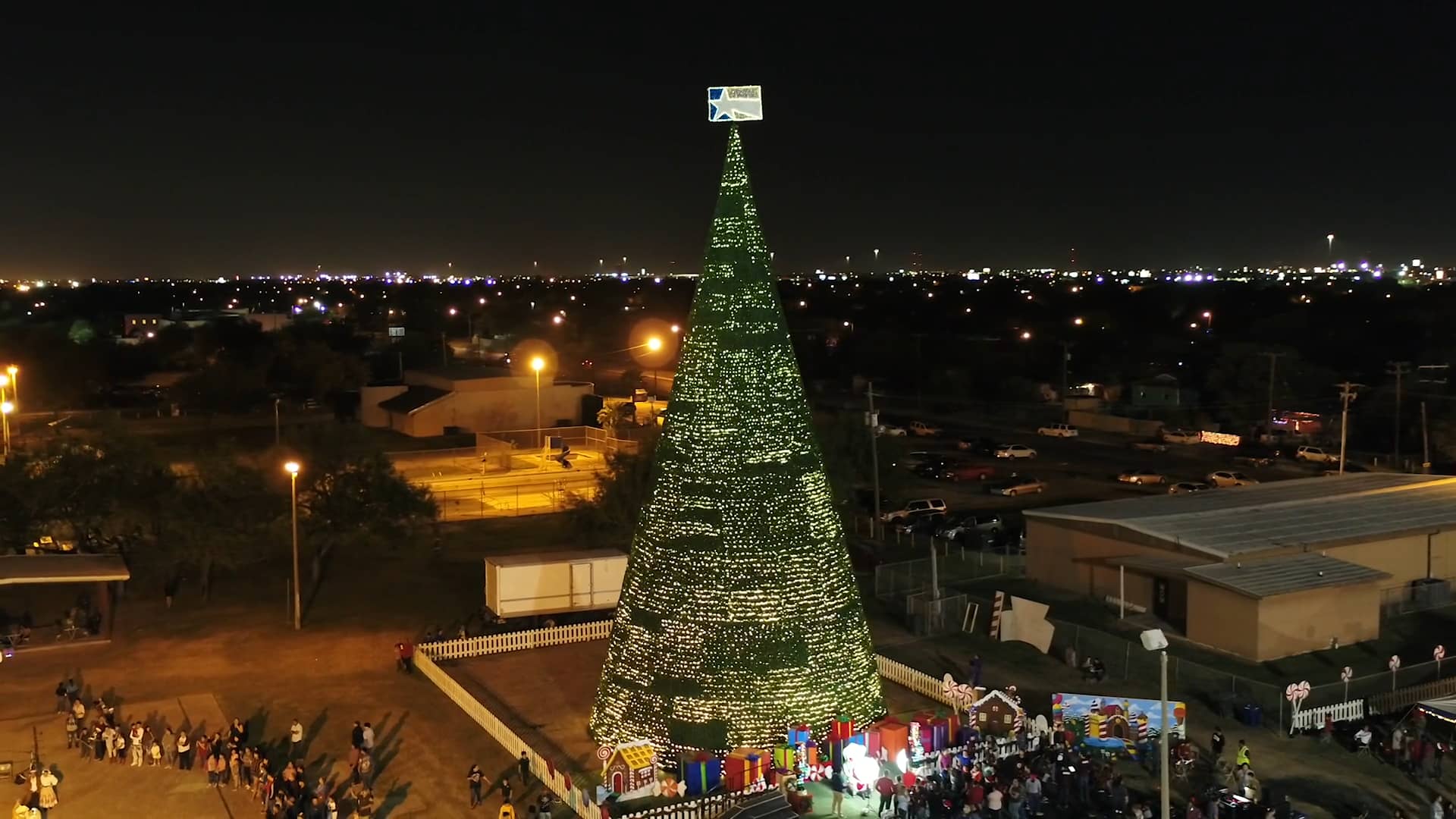 LSNB San Juan Tree Lighting 30sec English on Vimeo