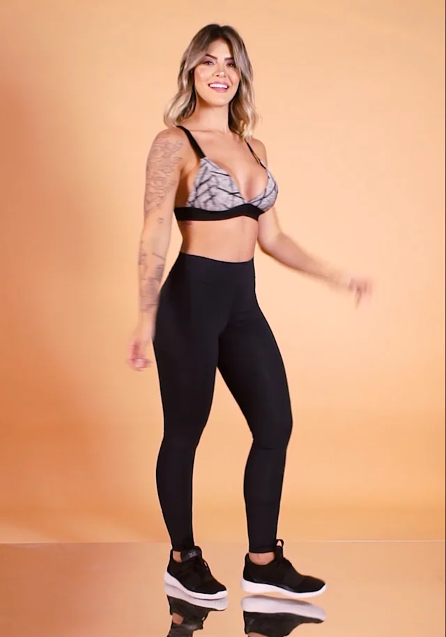 Top fitness jacquard light prata linhas pretas com elástico