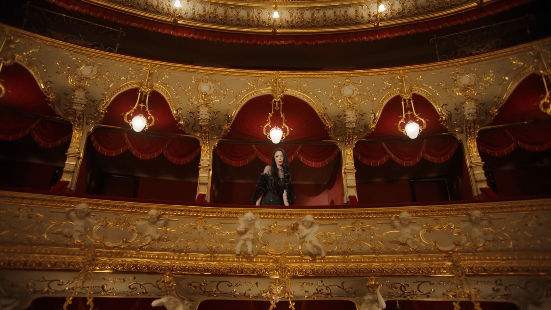 ניקול ראידמן - אישה קטנה עם כח