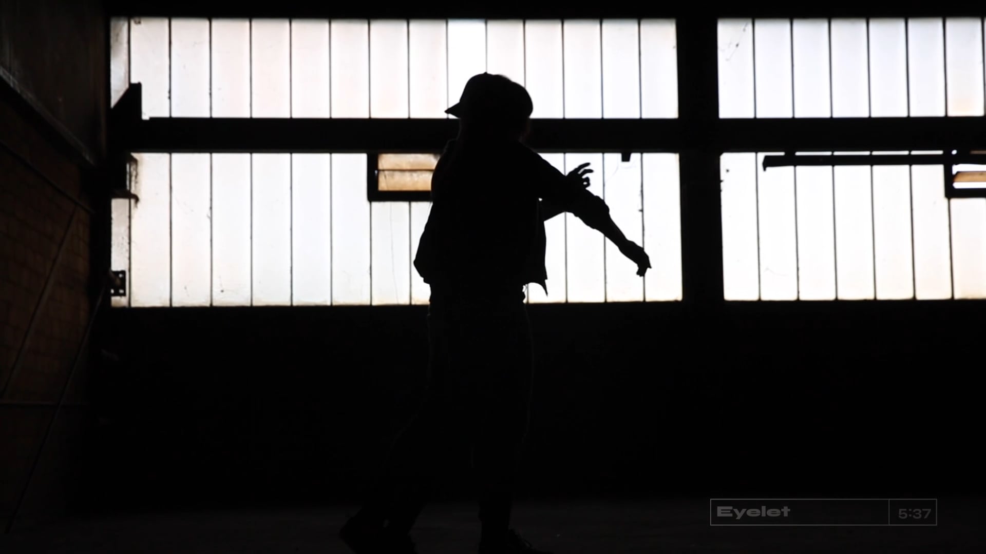 Musikvideo Album-Teaser "AriesZaes - Debris"