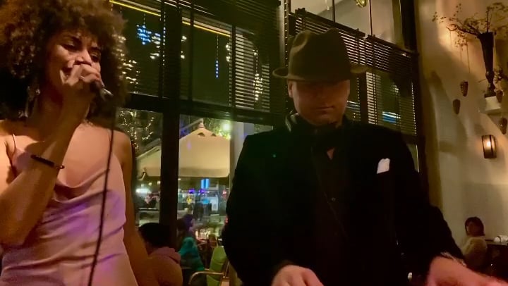 Jamming it hot with Juliet July @ Kitchen & Bar van Rijn Amsterdam on Vimeo