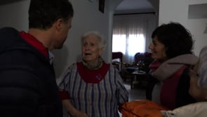 L'Escala regala tortells als majors de 90 anys
