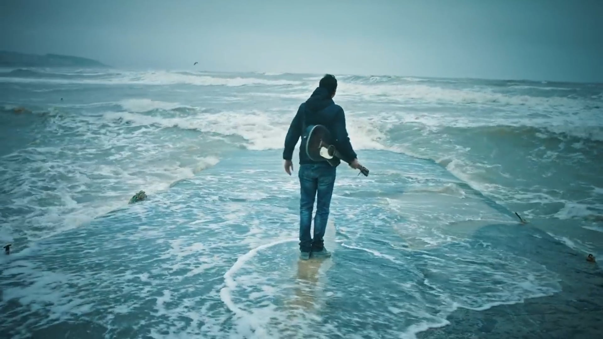 Ferman Akgül - Yürüyorum İçimde (Music Video) | 2017