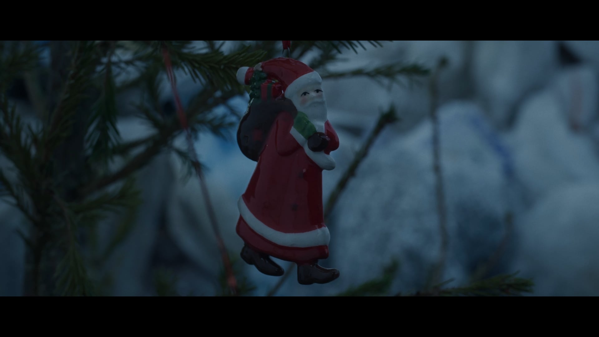 Egor Abramenko / M.Video - Give Presents Not Garbage