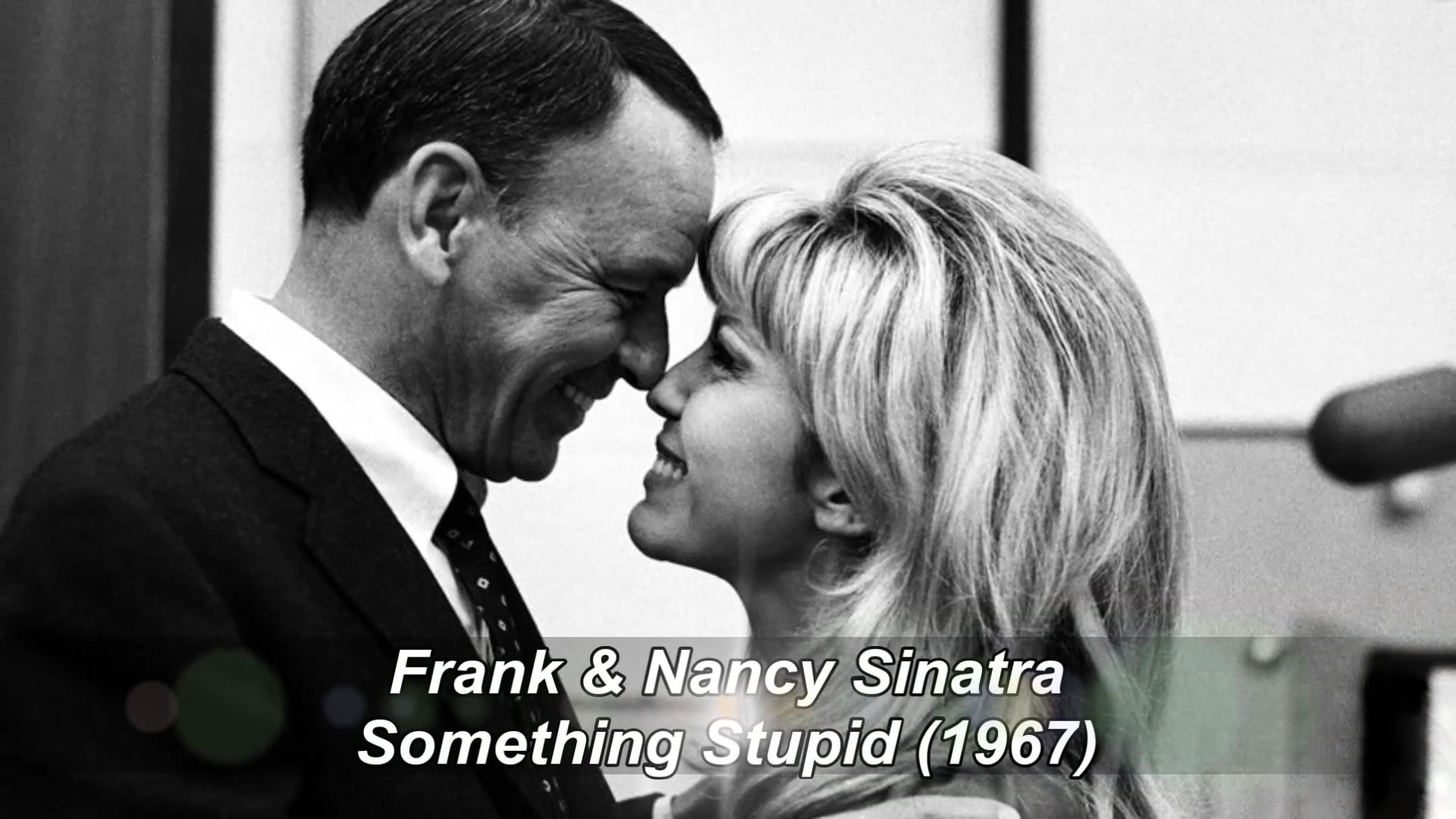 Frank & Nancy Sinatra - Somethin' Stupid (1967)