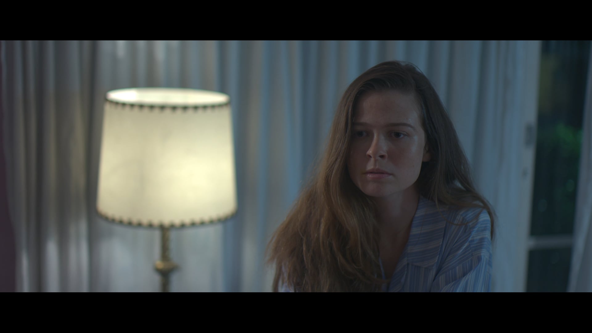 TRAILER_PORTUGUES - FORA DO DOMINIO