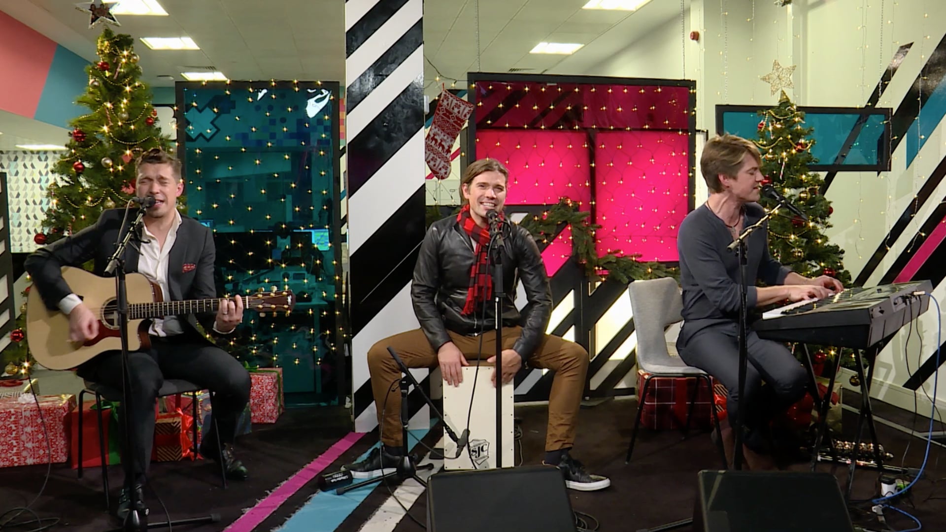 Hanson - Finally It's Christmas Live Performance on 4Music's Trending Live