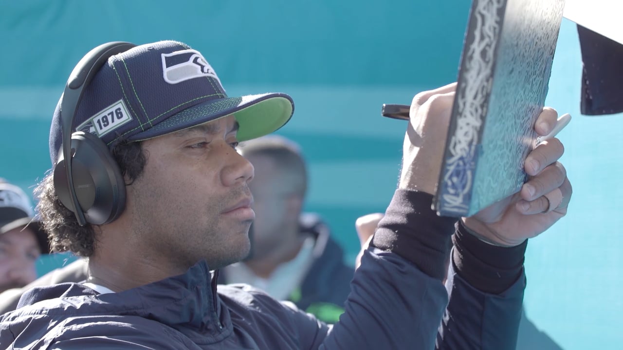 Russell Wilson pre-game warmup