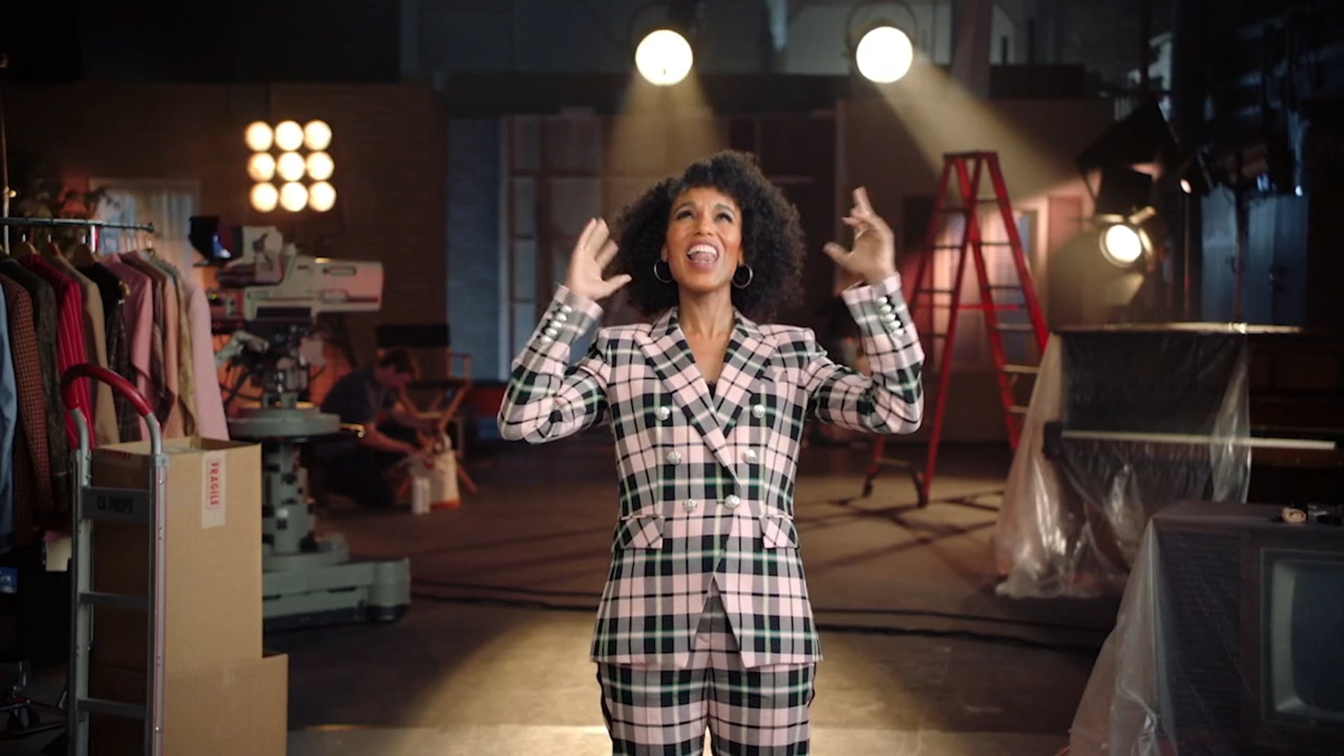 Live In Front of a Studio Audience (:60)