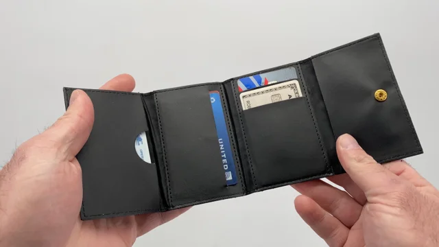 Magic Makers Absolutely Amazing Wallet Magic Trick, Size: One size, Black