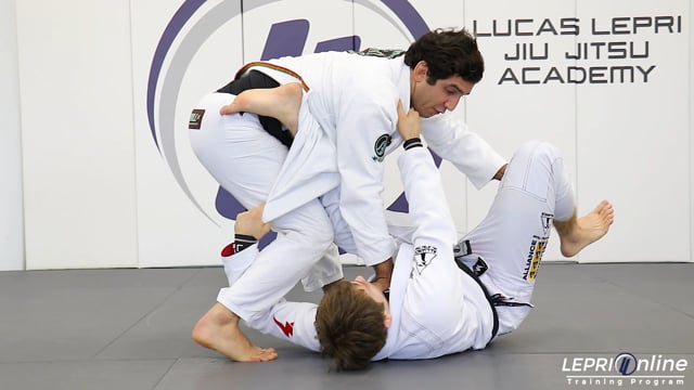 Defending Lapel Control While Passing to Knee Cut Pass