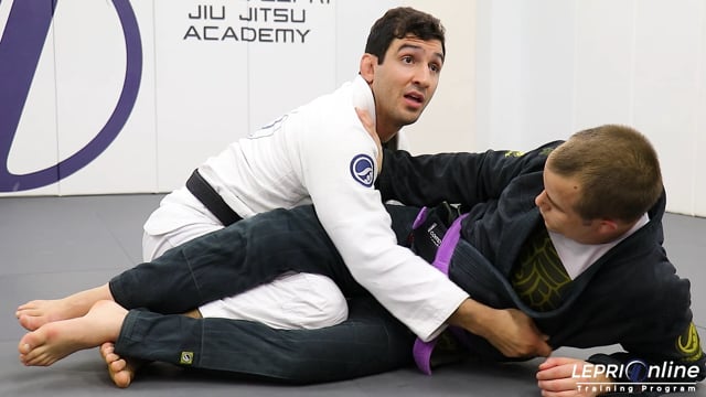 Preventing the Opponent From Escaping while Passing to Side Control