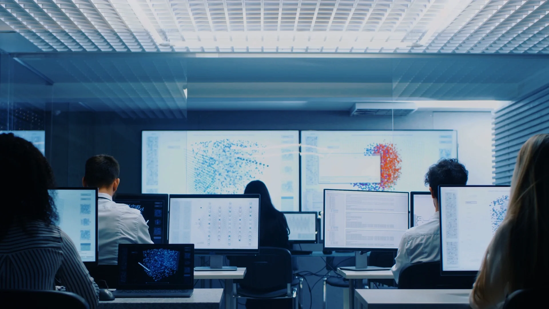 DataExpert header movie