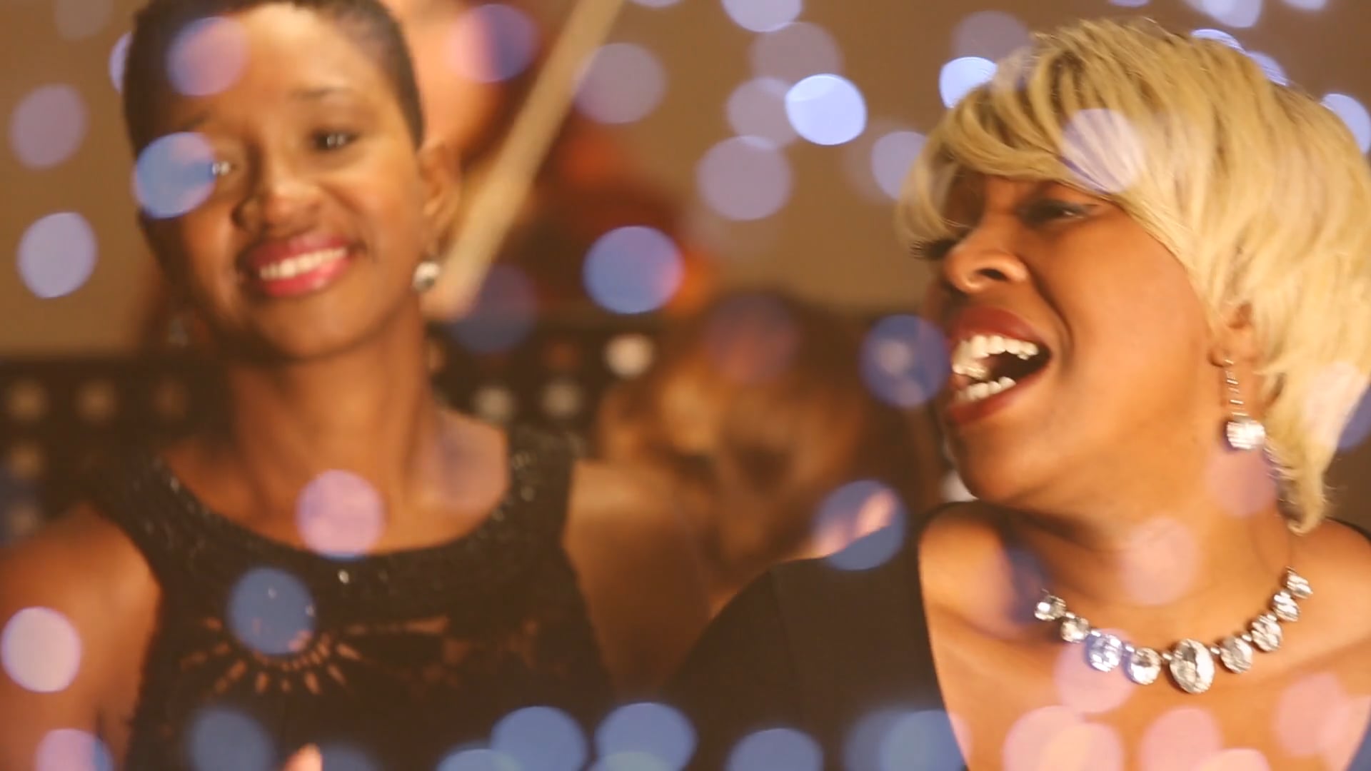 Nuovo Ensemble - This Christmas