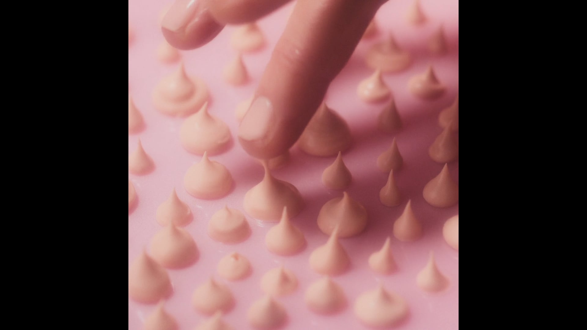 BENEFIT POREfessional PEARL Commercial