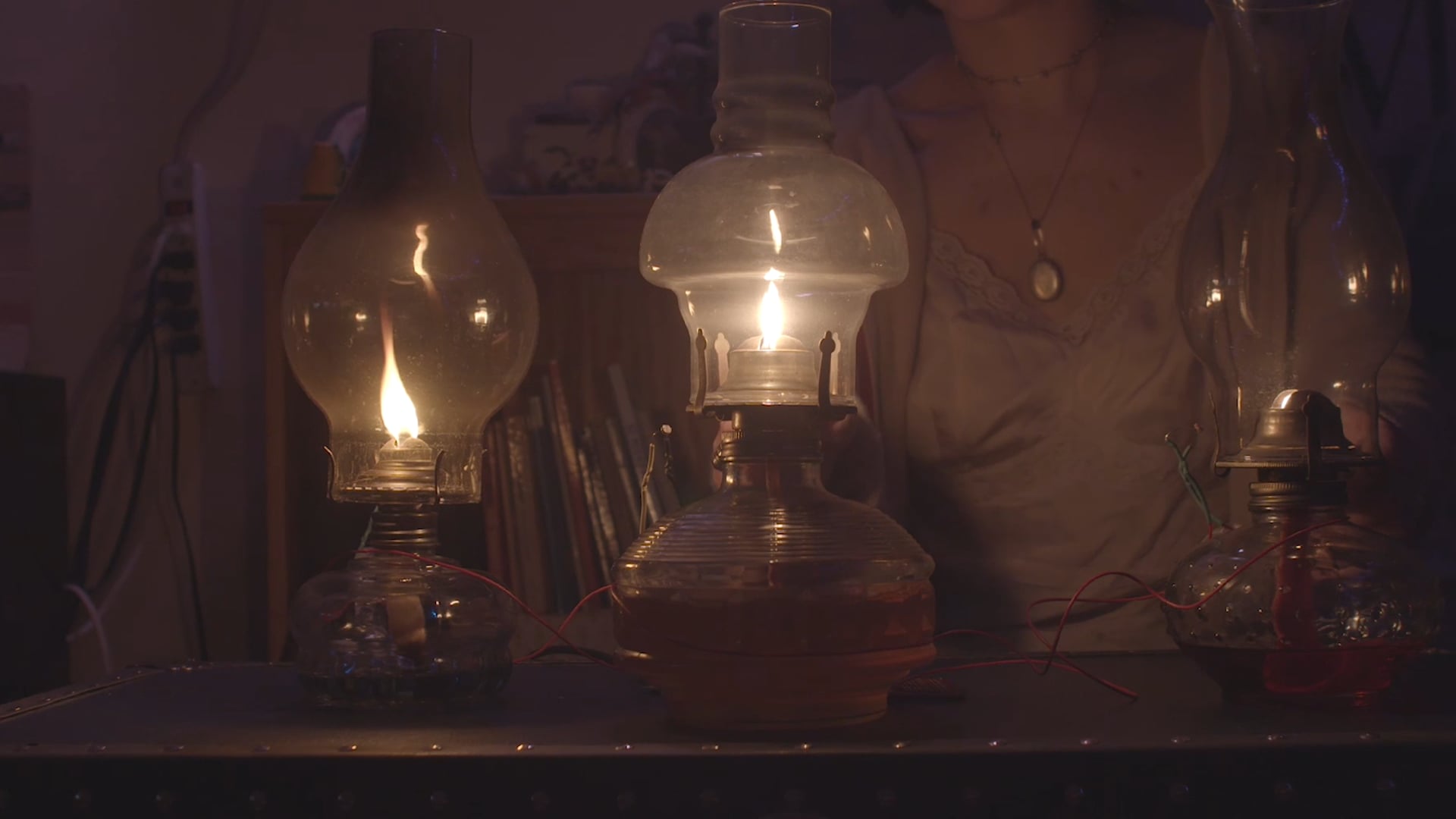 Reverie for oil lamps, live electronics (2020)