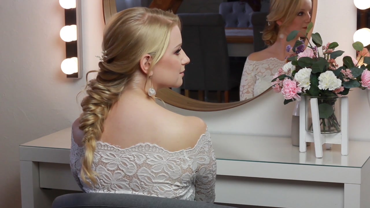 Lockere Frisuren – Videokurs für Hochsteckstyling von Laurie Ibsen