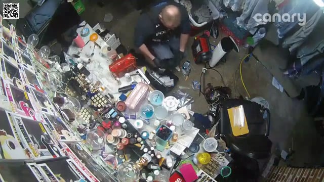 Video Bremerton detective appears to pocket cash while servi