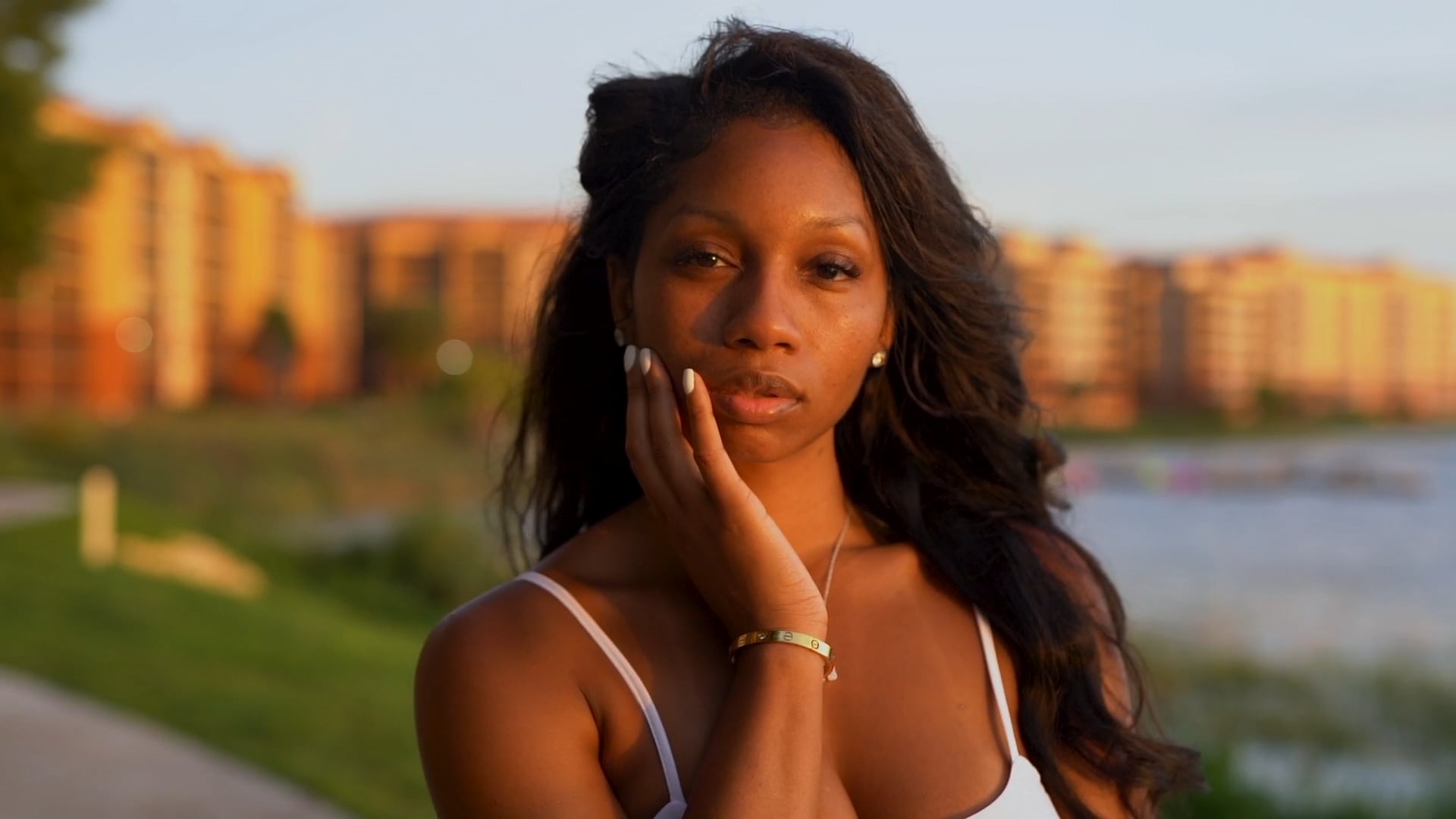 Golden Hour & Night Vibes