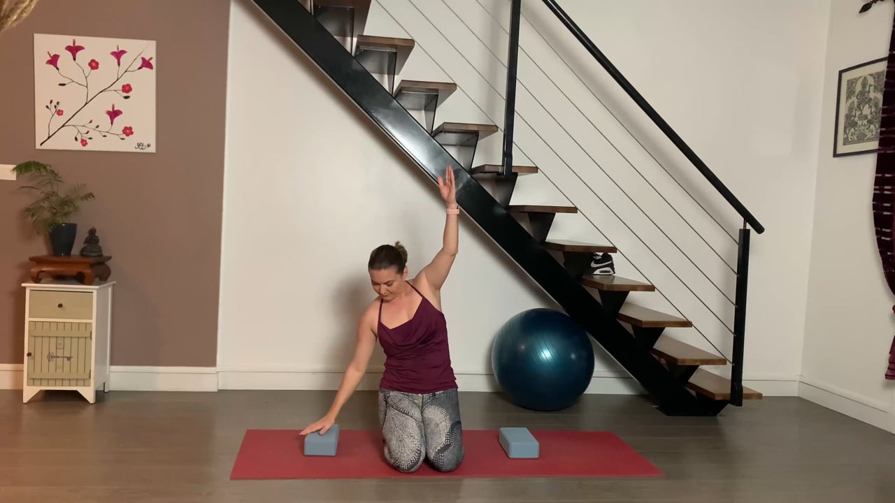 Jour 12. Cours de yoga - 10 minutes Détox Doux avec Betty Massion (13min)