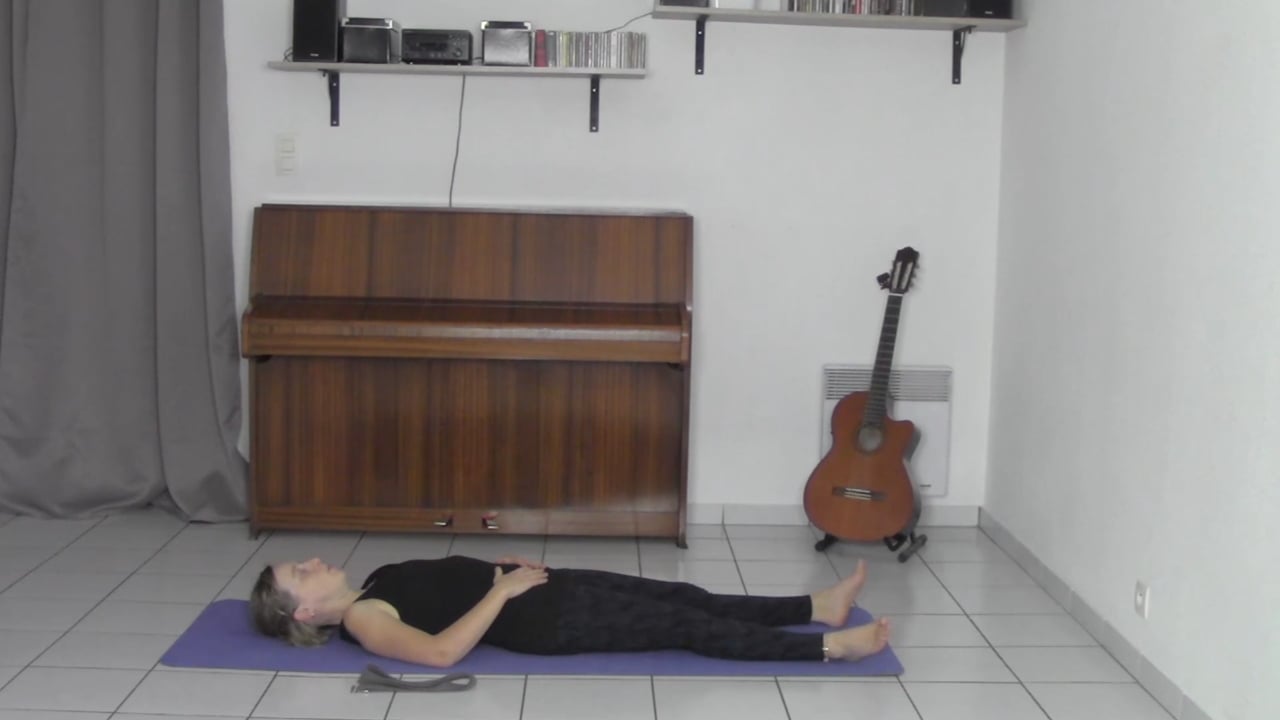 13. Yoga : À la découverte du Symbole du Yoga debout avec Aurélie Langlais (40 minutes)