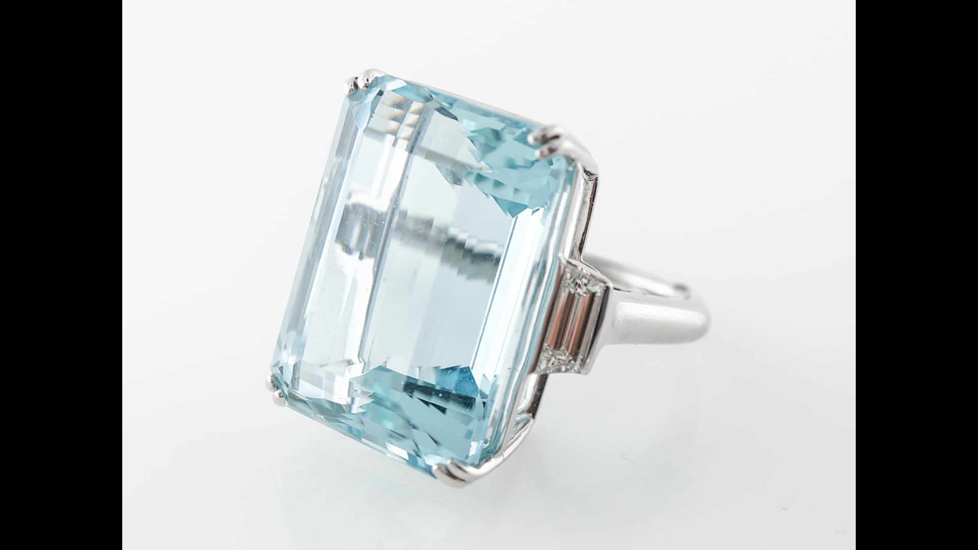 Tiffany & Co. Aquamarine & Diamond Ring in Platinum