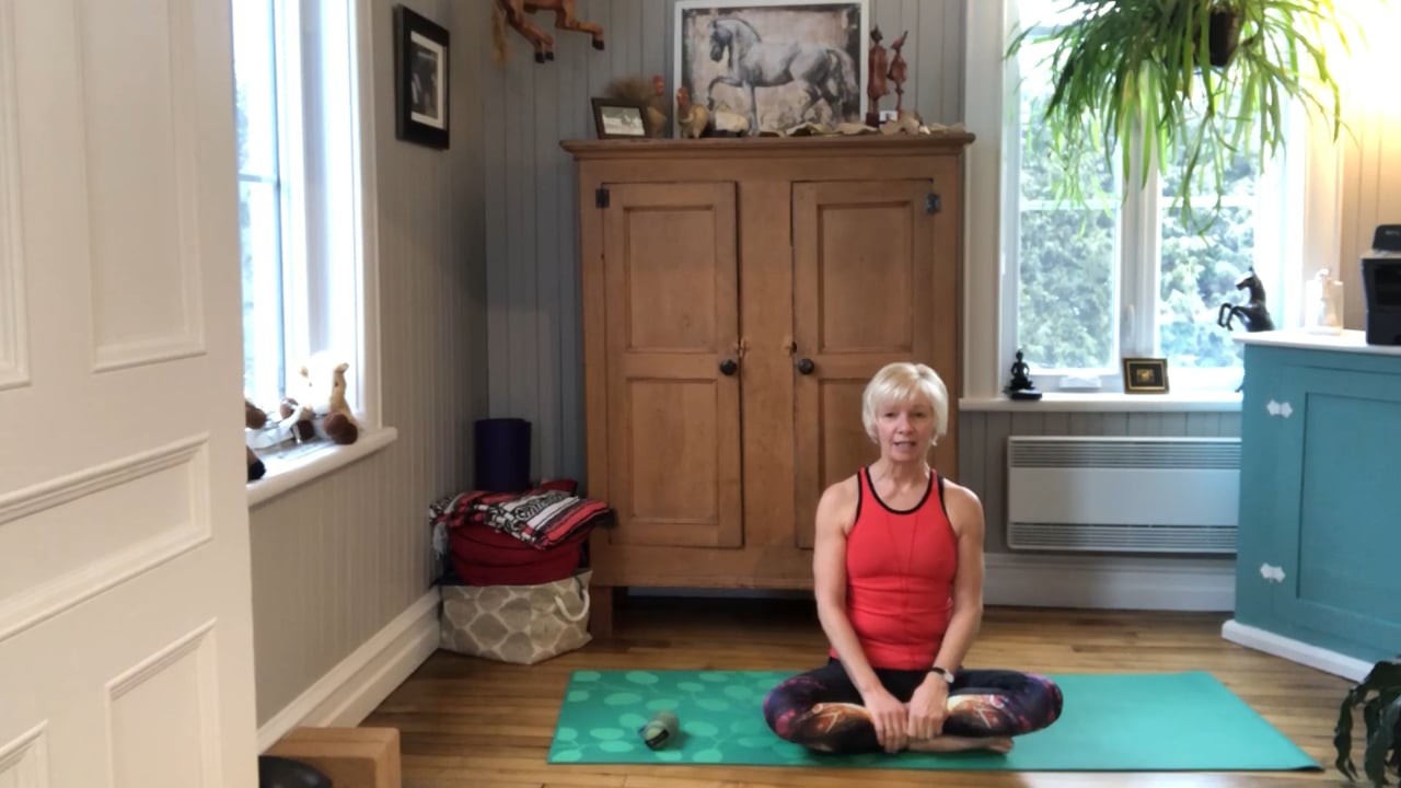 16. Yoga balles : Enracinement et gratitude avec Esther Bouchard (34 minutes)