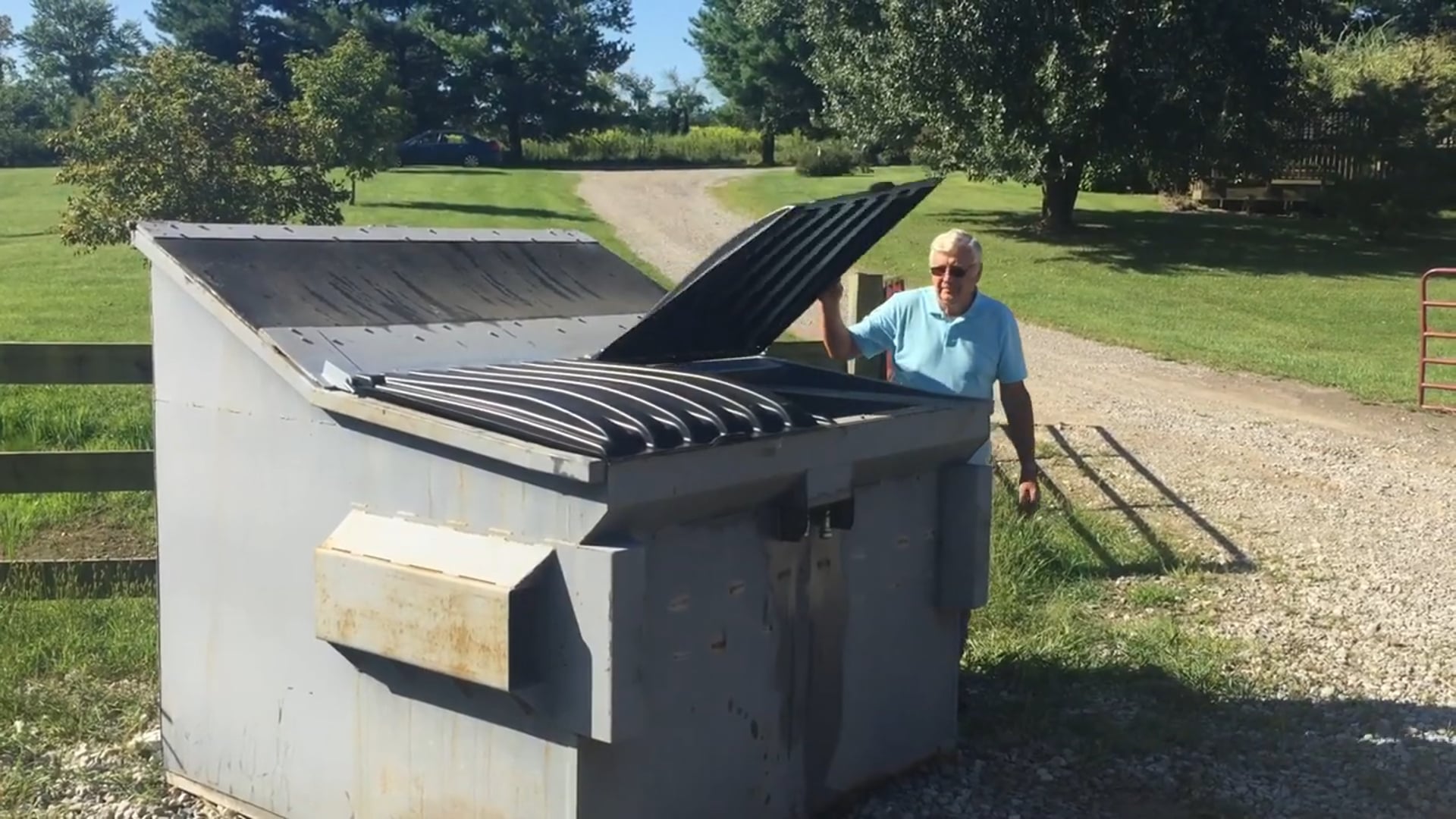 The miniQube Compactor is simple to operate