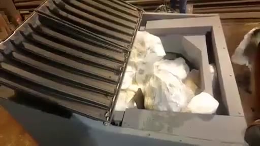 Low Quality video of the miniQube loading and emptying