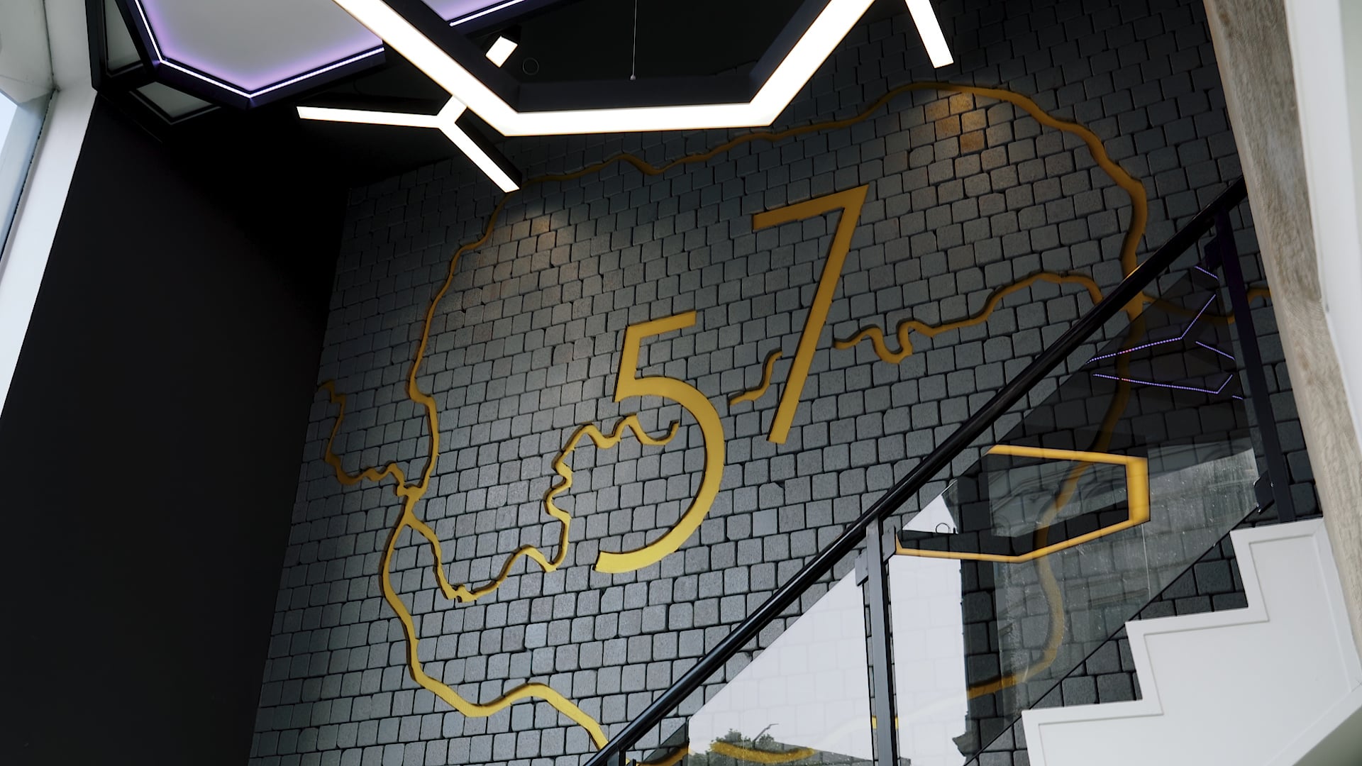 57 Southwark Street - One Avenue