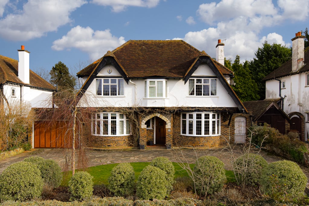 The Green, Epsom The Personal Agent on Vimeo