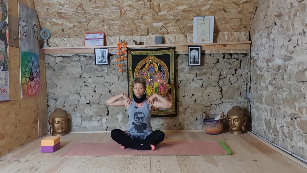 Yoga matinal - Réveil matinal du dos (10 minutes pour la santé de votre dos) avec Joelle Heitgen