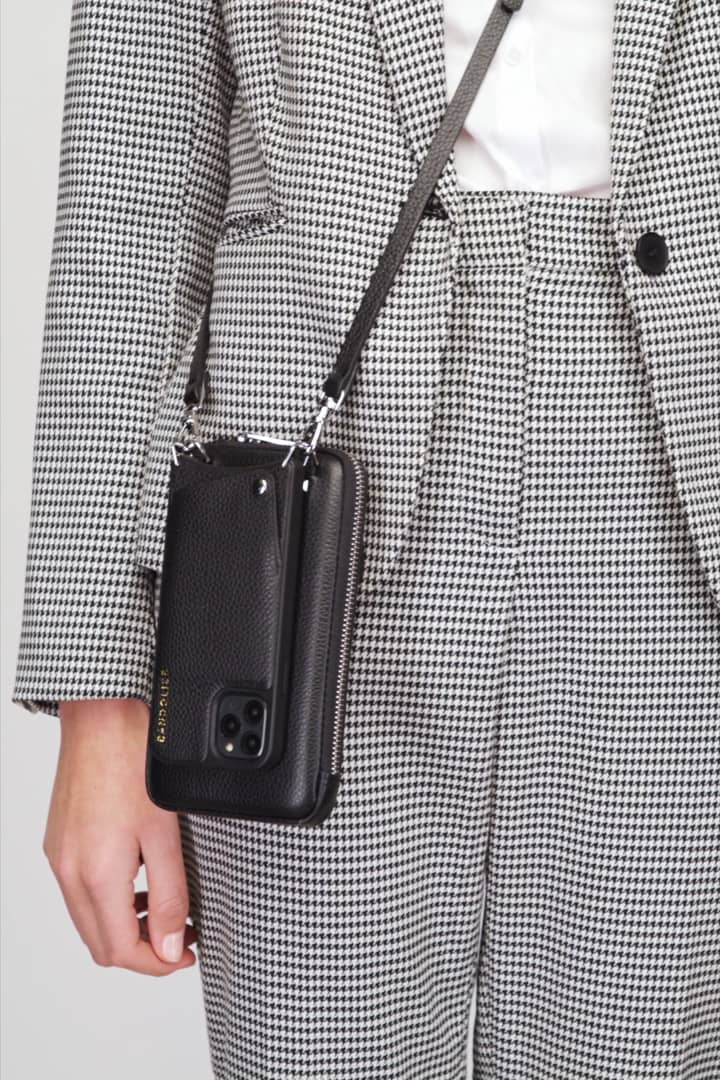 Bandolier The Expanded Pouch on Vimeo