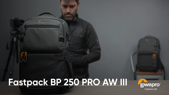 Mochila para cámara réflex Lowepro Fastpack BP 250 AW II · El