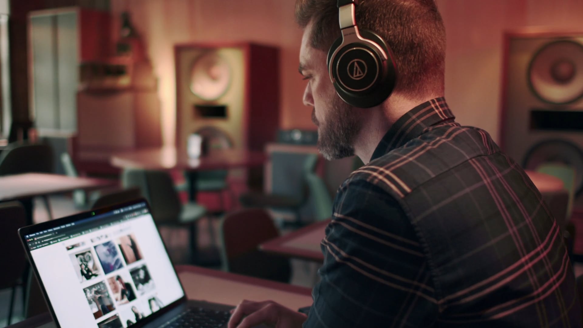 Facebook - SparkAR Mark Ronson Documentary