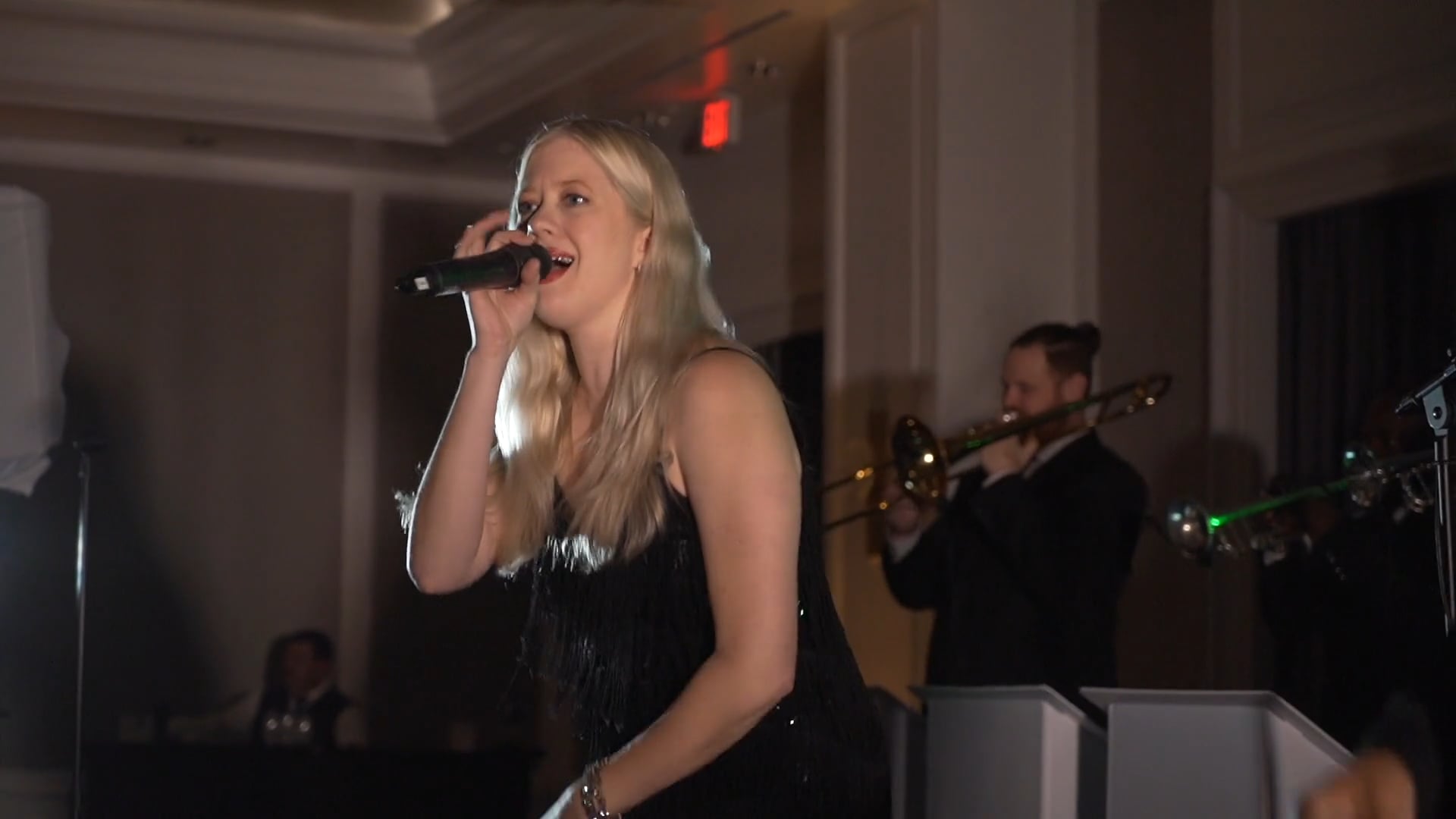 Sarah sings "I Wanna Dance With Somebody"