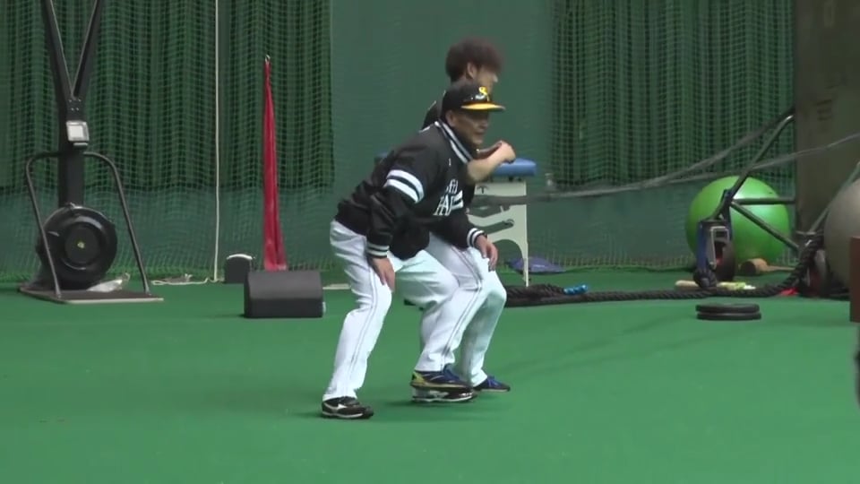 【ホークス春季キャンプ】ホークス育成ドラフト7位ルーキー・村上 工藤監督直々の密着指導を受ける 2020/2/16