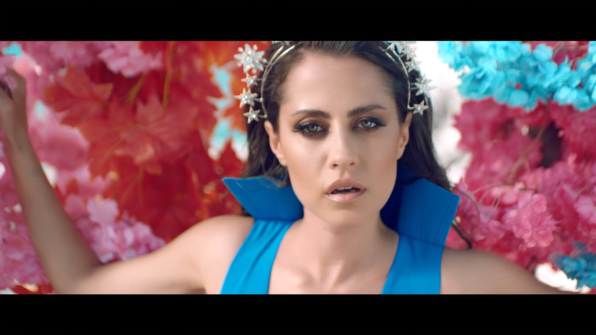 Emrah Karaduman ft. Derya Uluğ - Sürgün Aşkımız (Music Video) | 2018
