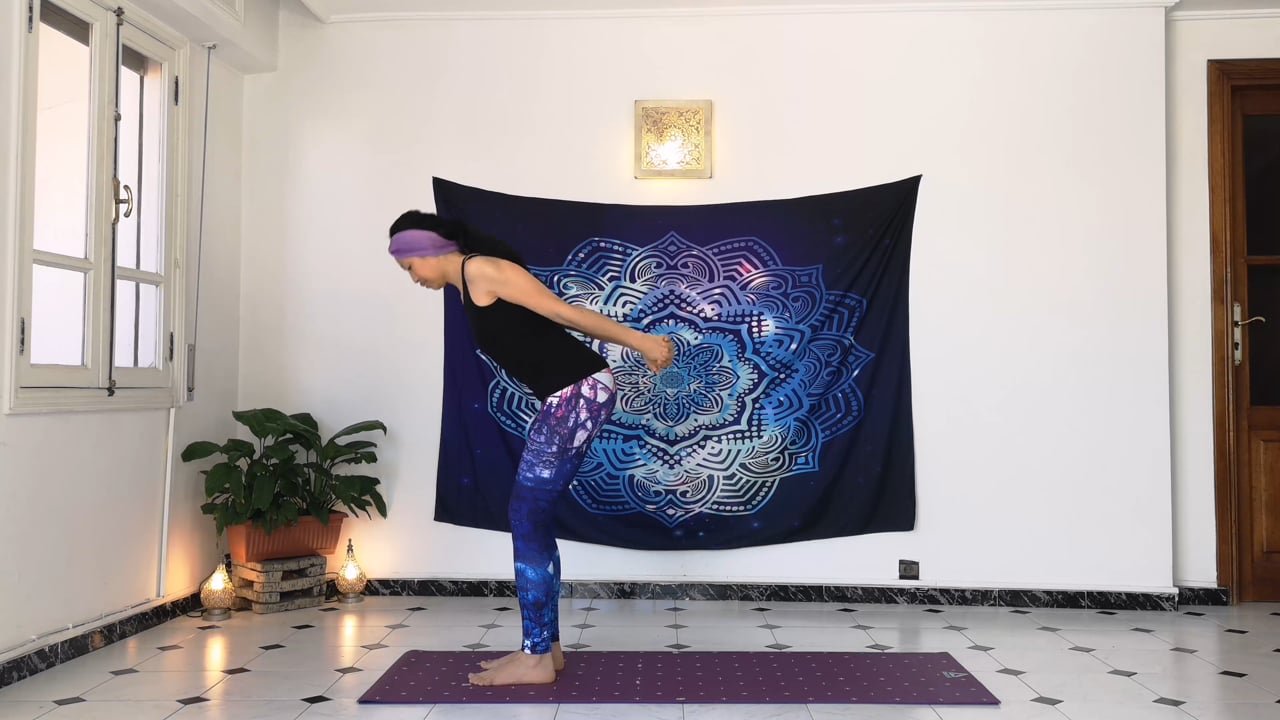 Jour 10. Cours de yoga - Revitaliser son corps en 10 mn avec Aline Rakotoson-Babelon (13 min)