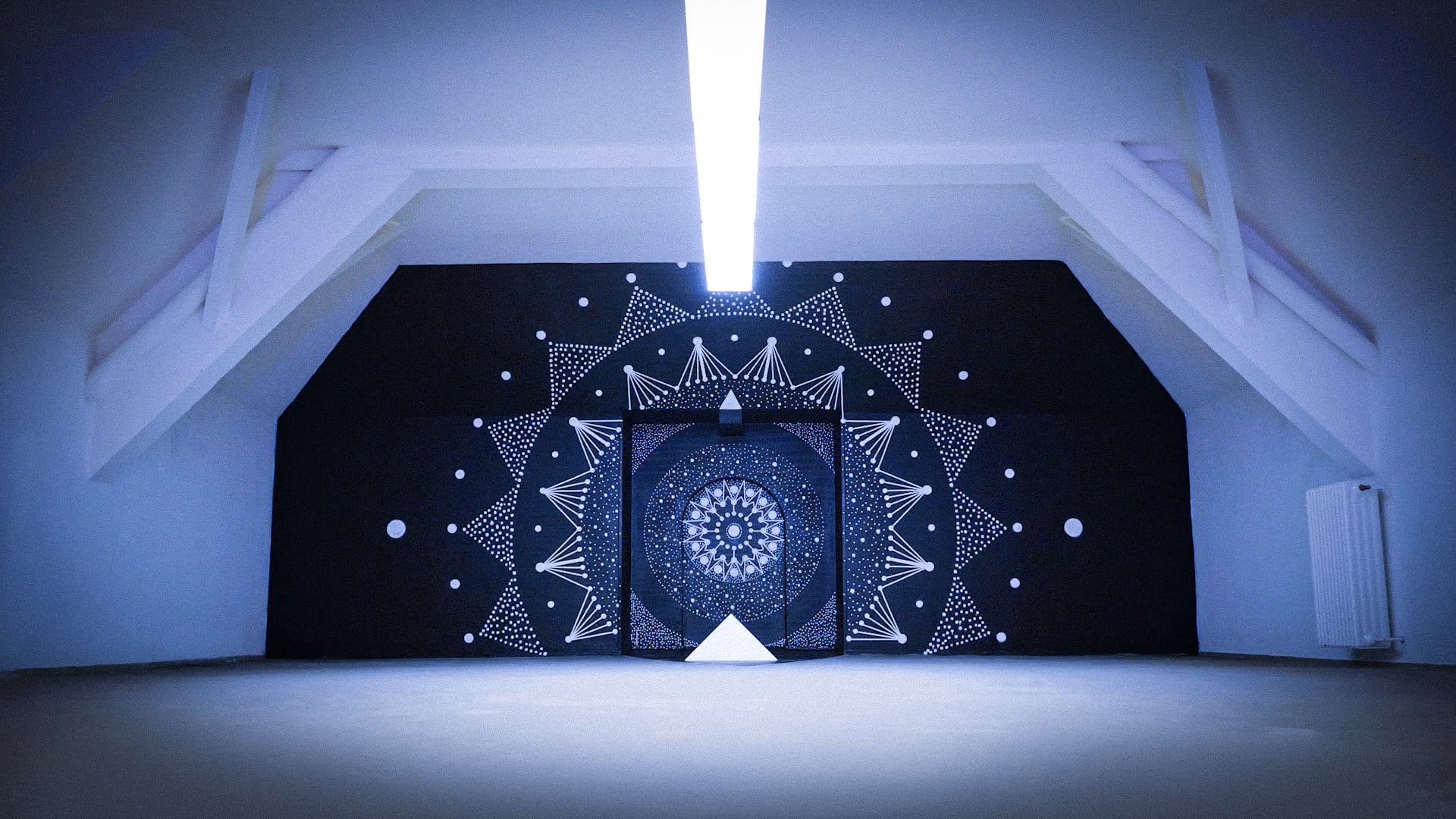 Portal 2222 - A meditative projection mapping installation