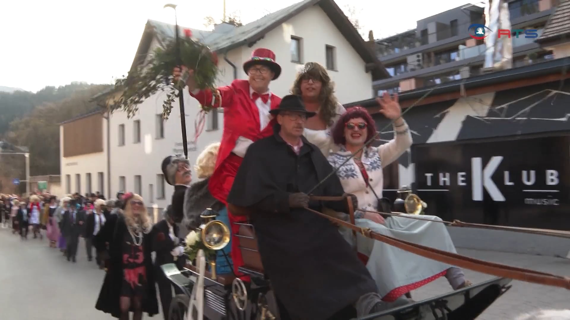 geschlechtertausch-bei-verkehrter-hochzeit-in-bischofshofen