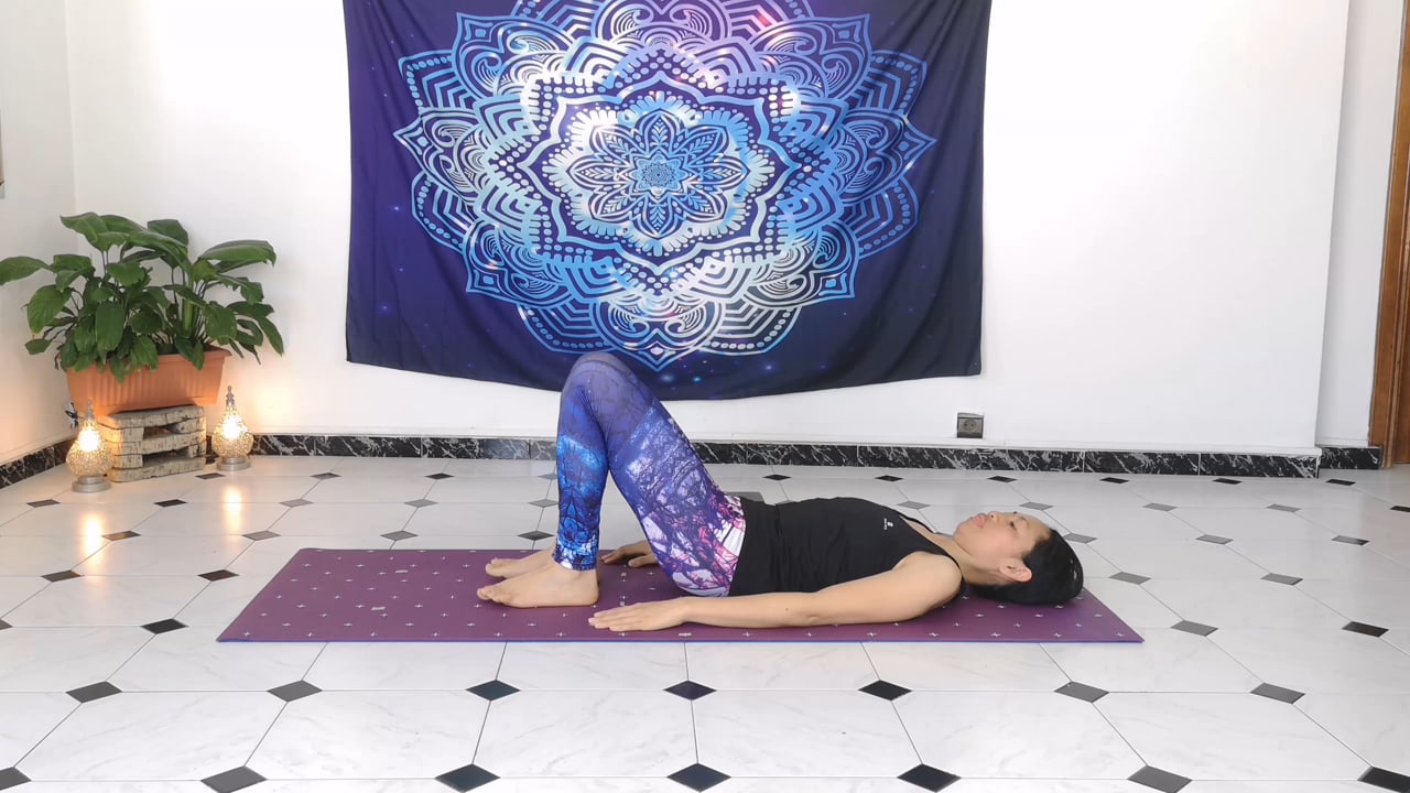 Hatha yoga - Renforcer sa ceinture abdominale en 15 minutes avec Aline Rakotoson