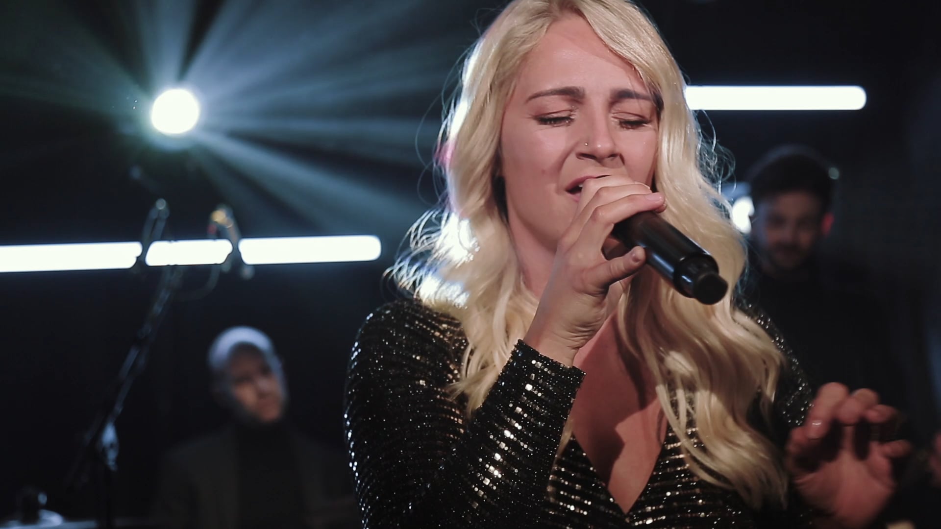 I Will Always Love You (Whitney Houston) - Tess (The Luxe Showband)